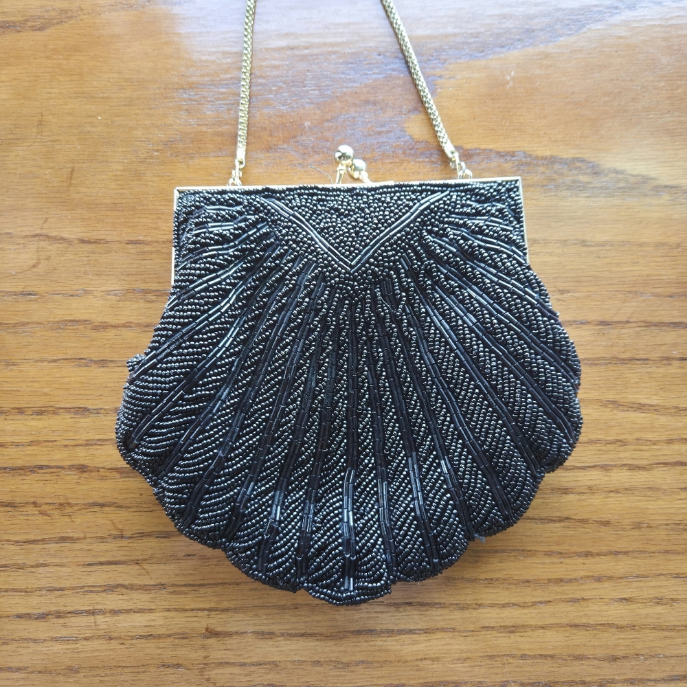 VTG Black Micro Beaded Evening Bag Scalloped Edge Purse WALBORG Hong Kong NICE